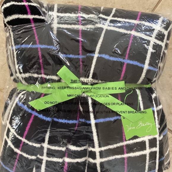 Vera Bradley alpine plaid  fleece throw - Picture 1 of 2